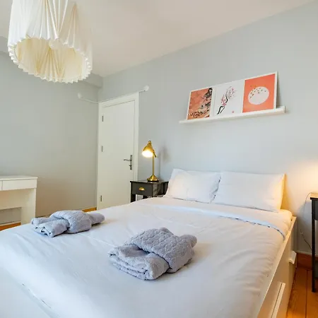 Stylish Duplex With Elevator Apartmán